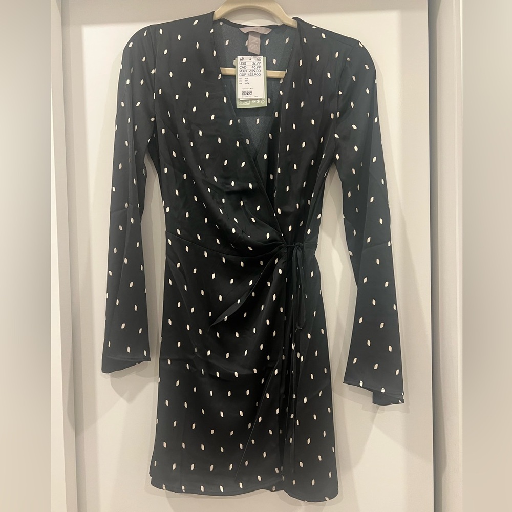 H&M Polka dot silk like material wrap dress